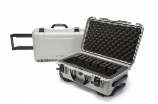 Valises plastiques étanches NANUK - valise 935-6 ouverte de couleur grise avec calage en mousse personnalisé 
