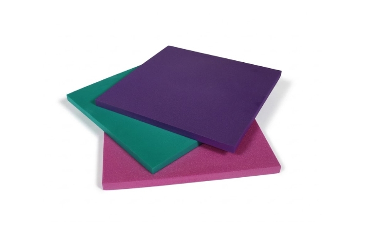 Mousse Plastazote® - 3 mousses disposés avec des colories différents violet, vert et rose