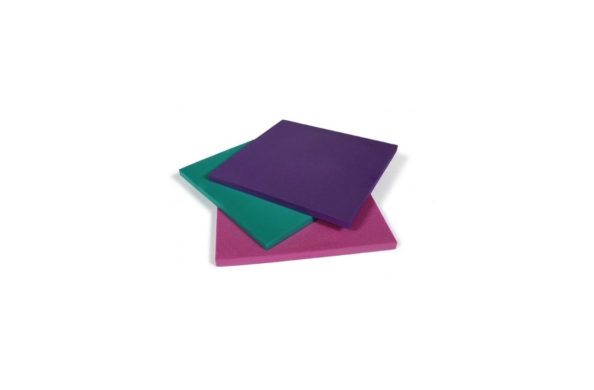 Mousse Plastazote® - 3 mousses disposés avec des colories différents violet, vert et rose