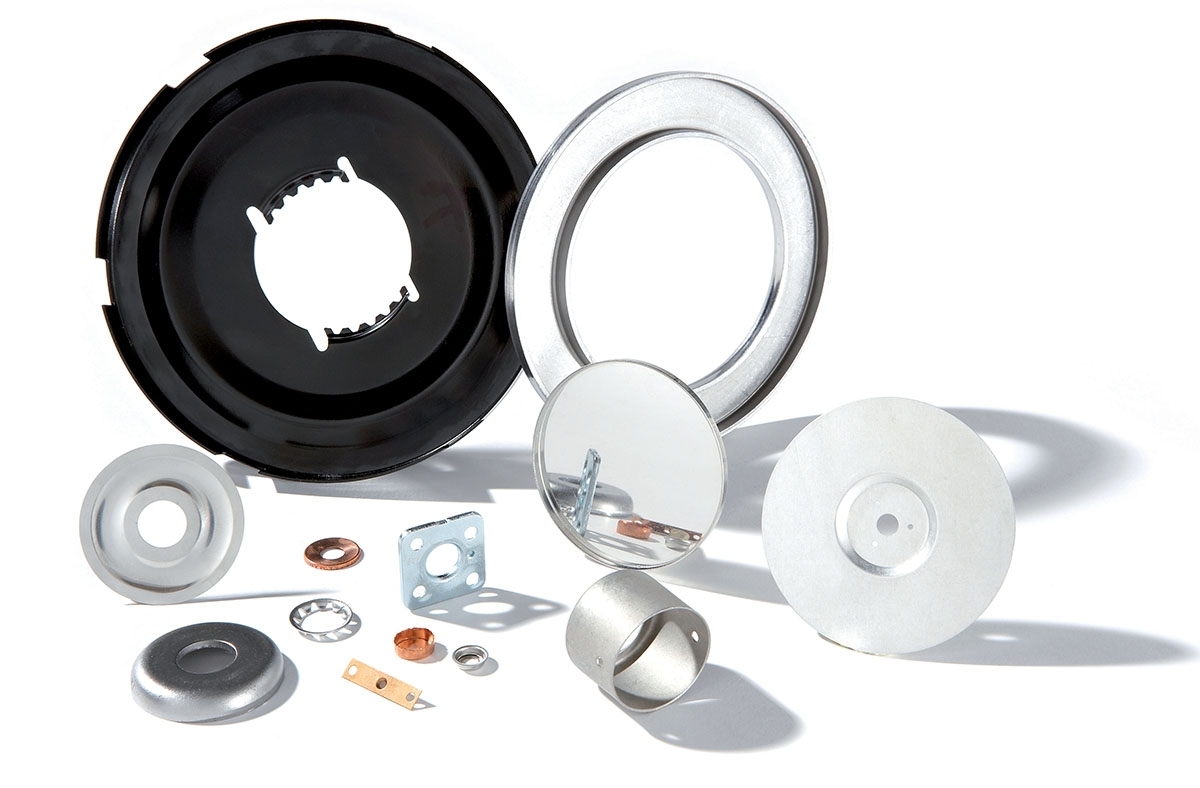 Pièces embouties sur mesure - plusieurs pièces découpées sont assemblées ensemble
