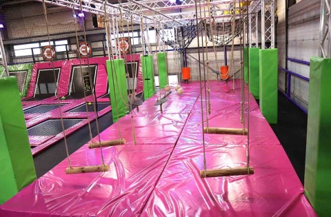 Protection pour un trampoline parc