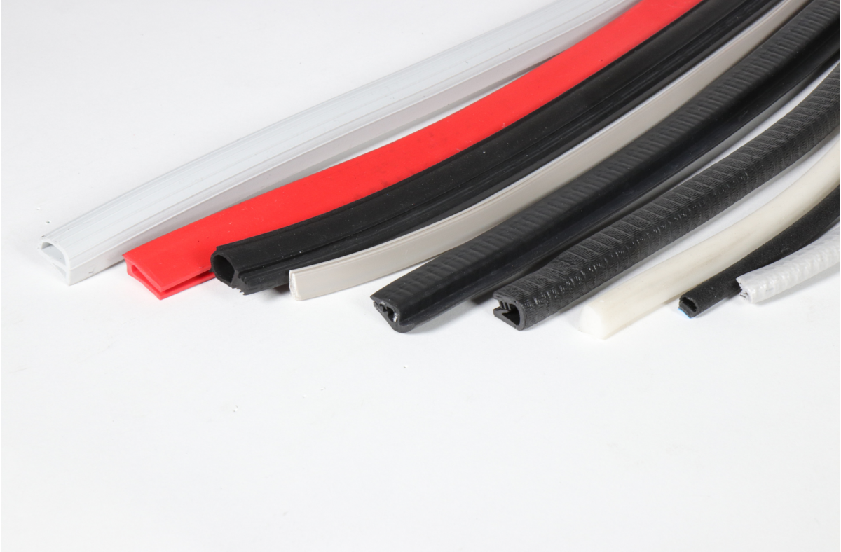 Profilés élastomères - schéma type U-U avec lèvres
