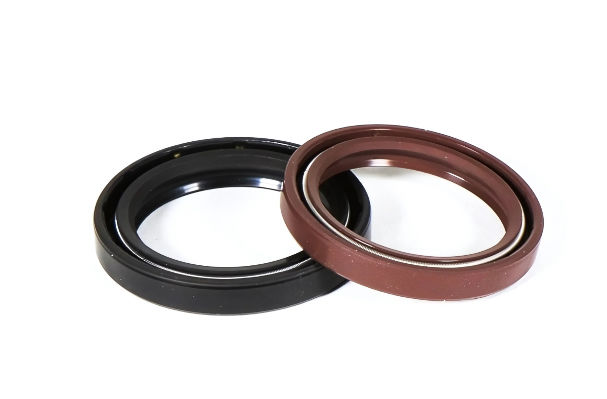 Bagues d'étanchéité - 2 bagues allongées, de même diamètre, noire et marron
